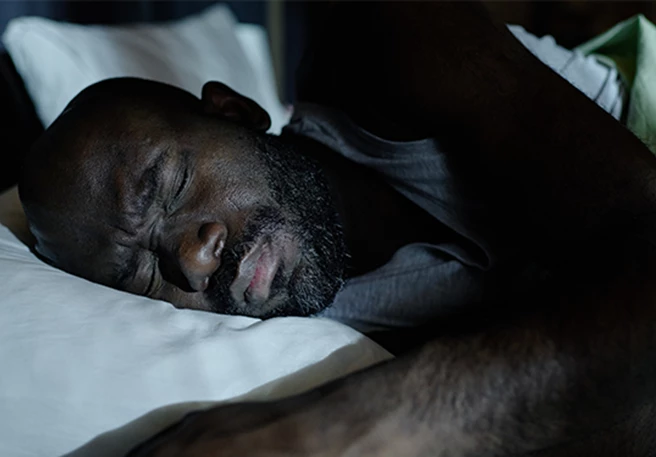 Wat te doen tegen slapeloosheid? Ontdek effectieve tips.