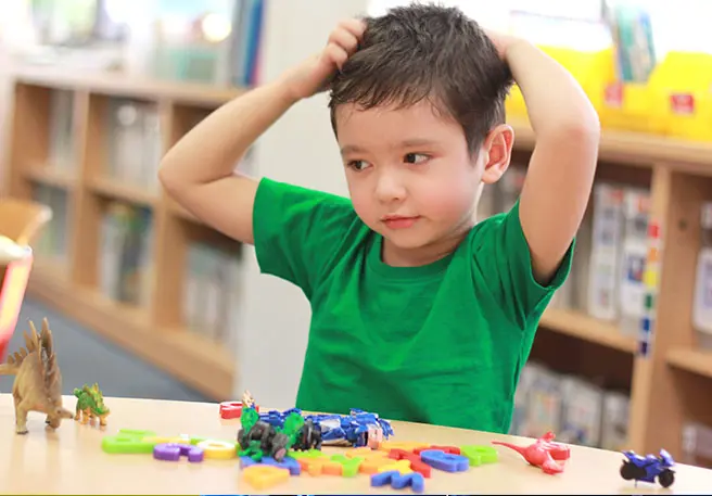 Les poux ont peu de symptômes. Les démangeaisons sont fréquentes chez les poux, mais pas toujours.