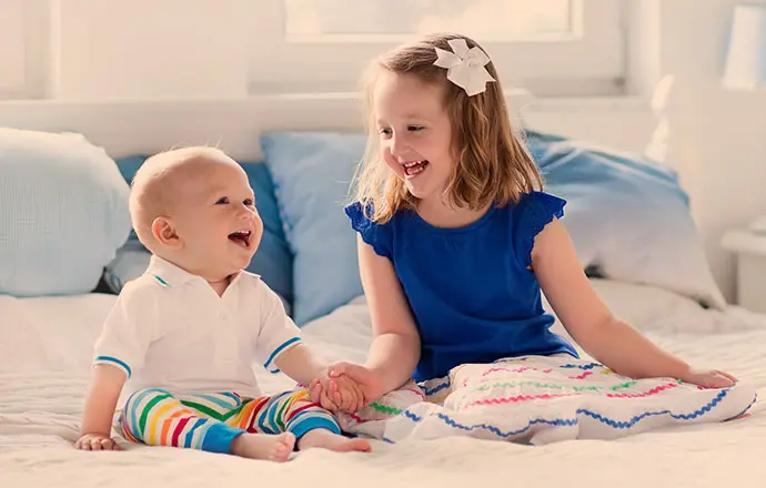 De opname van voldoende vitamine D is cruciaal voor de ontwikkeling van botten en tanden van baby’s en opgroeiende kinderen.