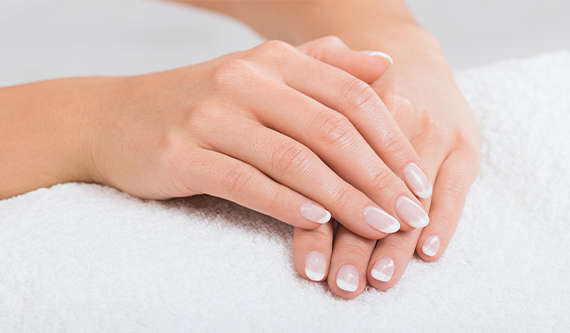 Des vitamines aussi contre les ongles cassants