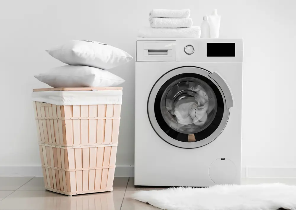 Il est conseillé de traiter davantage les poux en lavant la literie, les bonnets, les écharpes et les vêtements à 60 degrés pour éliminer les poux. 