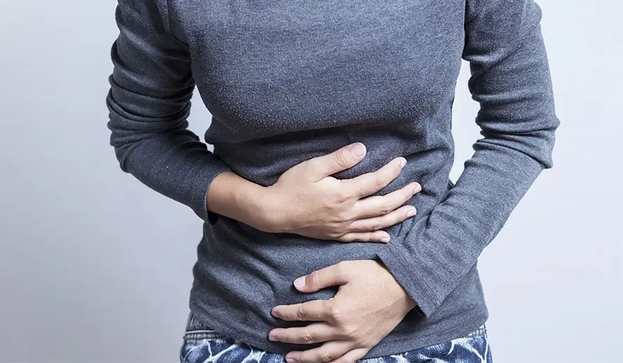 Symptomen zoals netelroos, hoofdpijn en darmklachten kunnen op een histamine-intolerantie wijzen