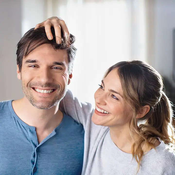 Prenez bien soin de votre cuir chevelu. Ainsi, vous pouvez éviter les pellicules.