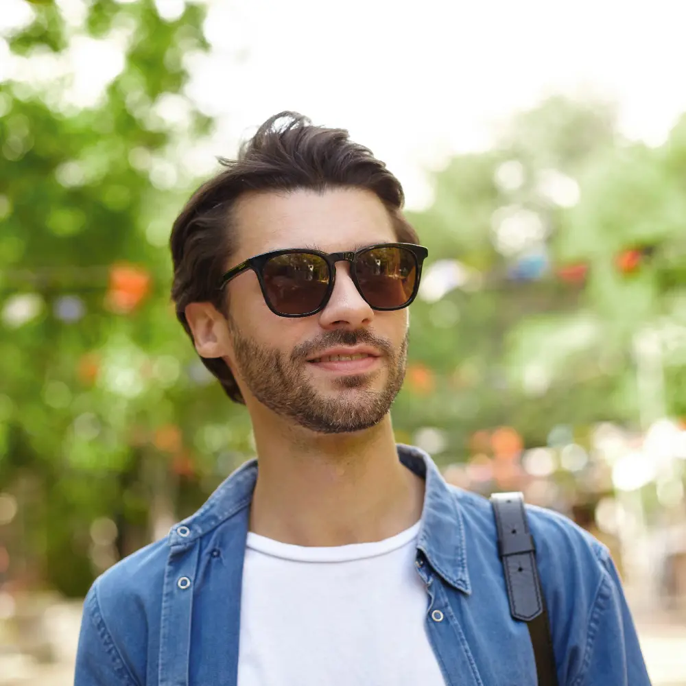 Draag zo veel mogelijk een zonnebril om je ogen te beschermen tegen pollen