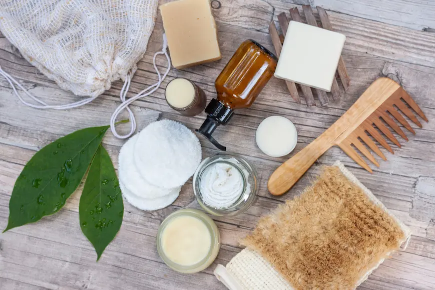 Reinig kammen en haarborstels