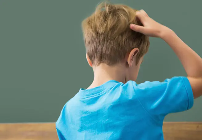 Les poux ne sont pas toujours accompagnés de démangeaisons.